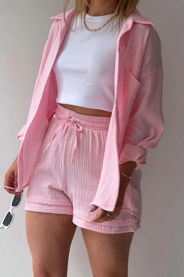 ENSEMBLE CHEMISE À BOUTONNAGE ET SHORT À CORDON