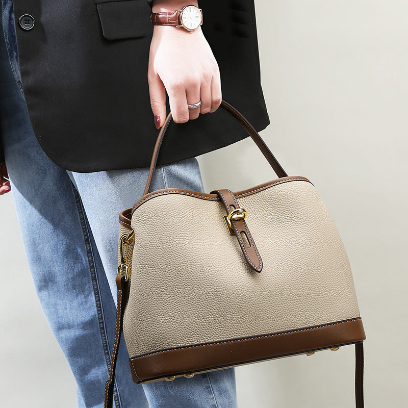 Sac Bandoulière Grand Format à Motif Litchi - Élégant
