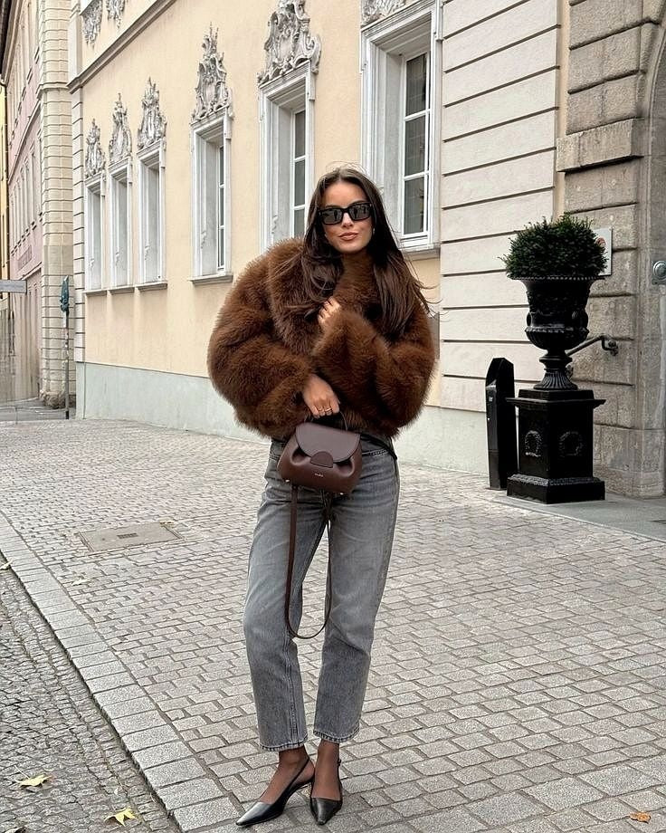 Manteau Court en Fourrure - Chic