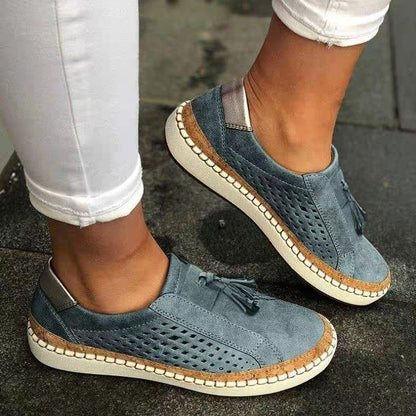 Mocassins Élégance Contemporaine – Slip-On à Pompons