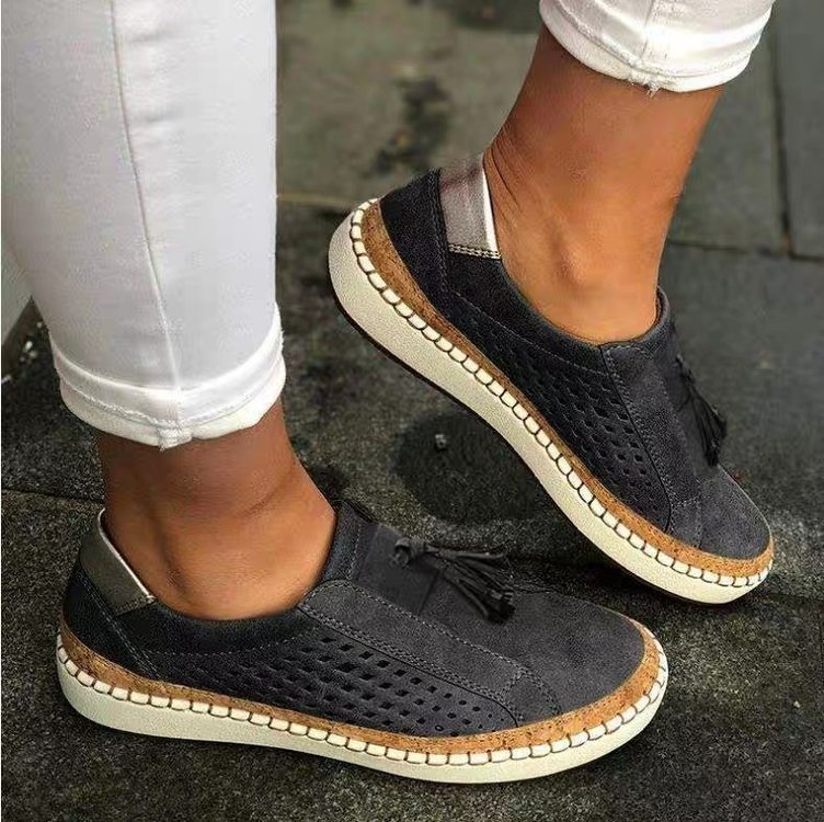 Mocassins Élégance Contemporaine – Slip-On à Pompons