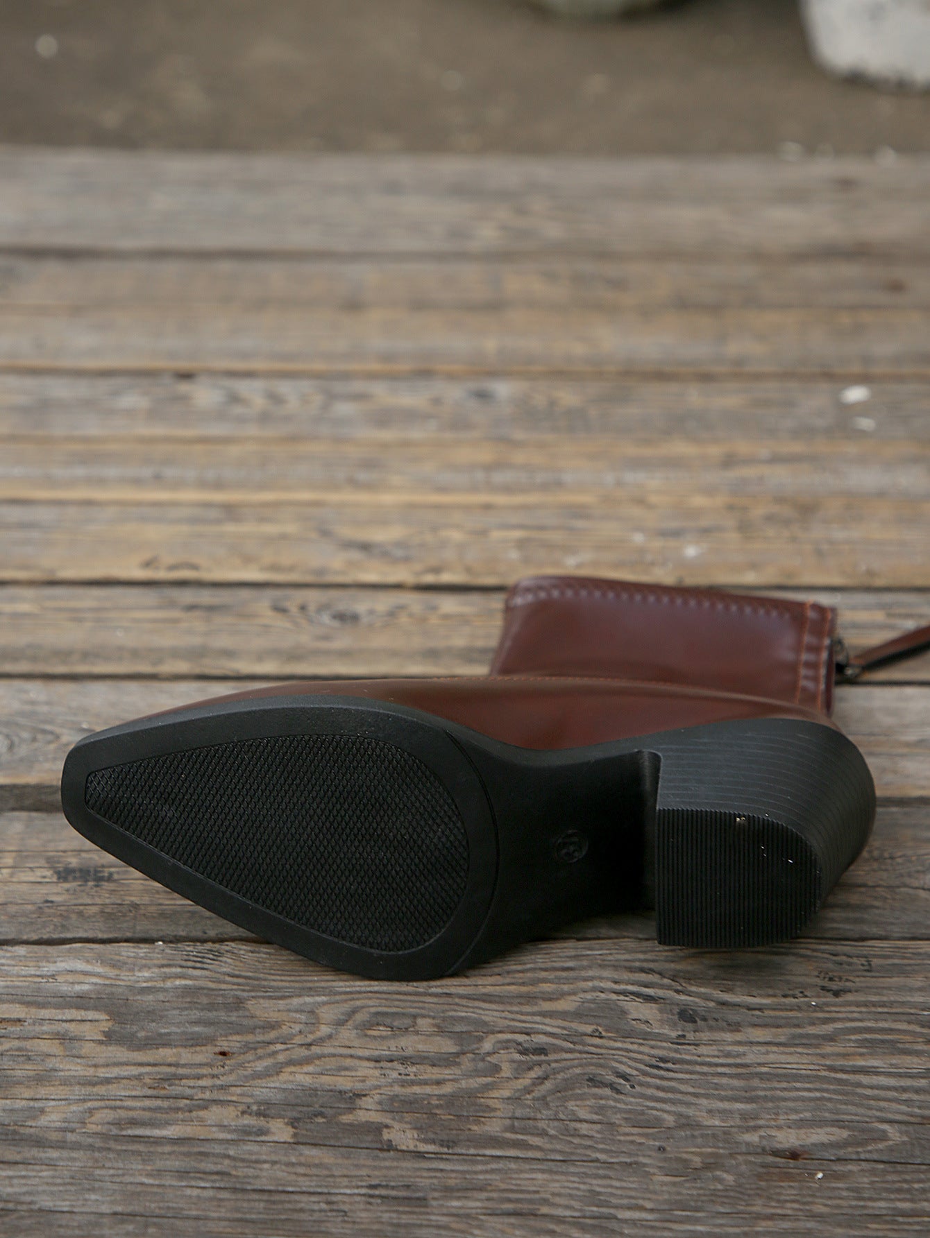 Bottes Martin à bout pointu, inspirées du chic européen