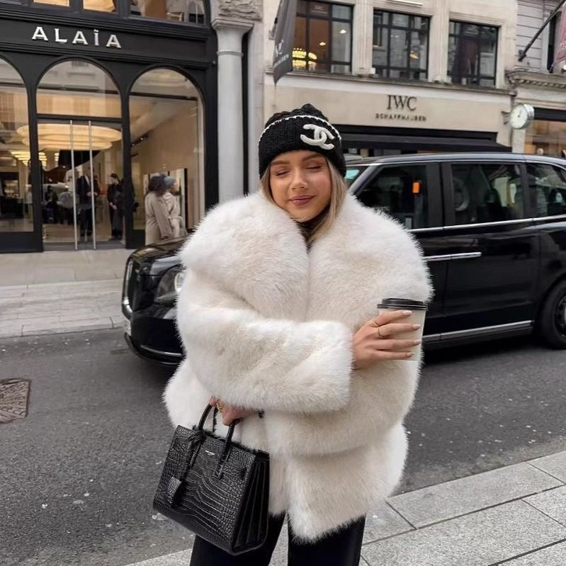 Manteau Court en Fourrure - Chic