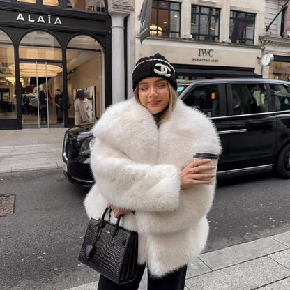 Manteau Court en Fourrure - Chic