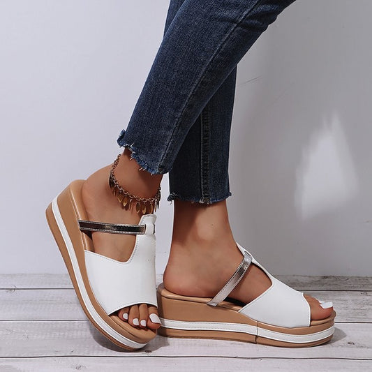 Sandales Compensées – Confort & Allure Chic