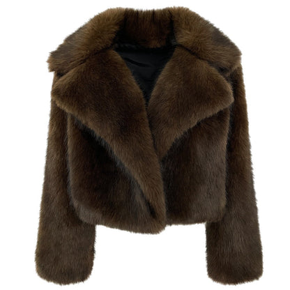 Manteau court et élégant avec fourrure