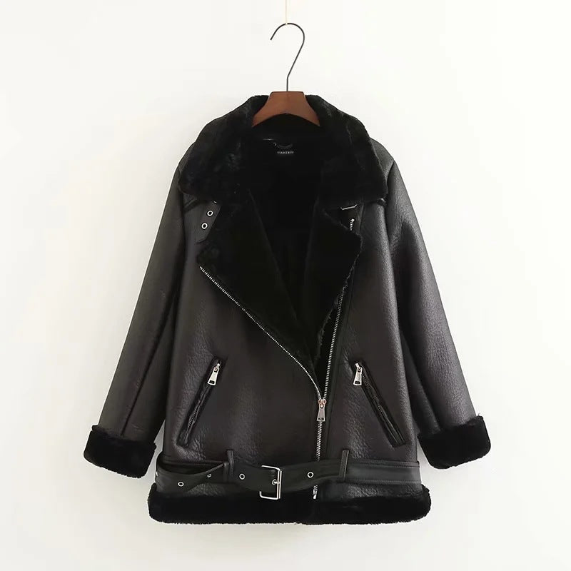 Veste mi-longue en cuir - Élégance