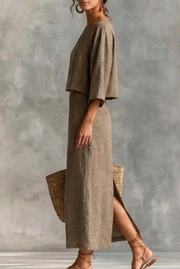 Ensemble deux pièces au charme sophistiqué,