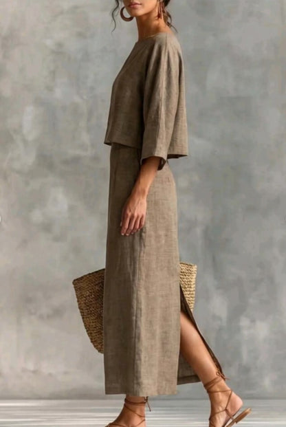 Ensemble deux pièces au charme sophistiqué,