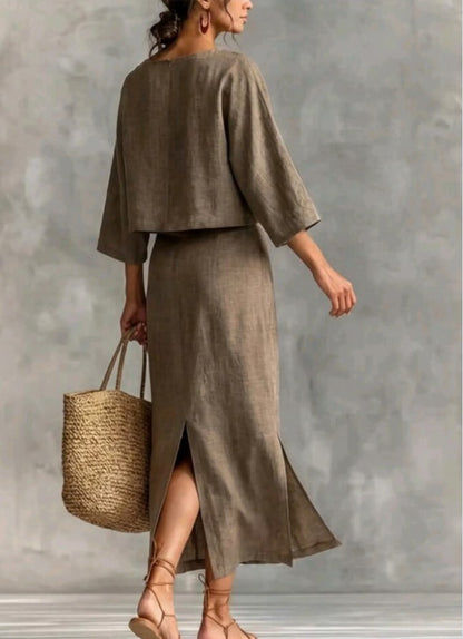 Ensemble deux pièces au charme sophistiqué,