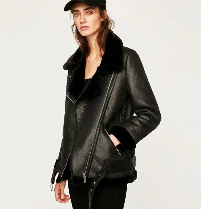 Veste mi-longue en cuir - Élégance