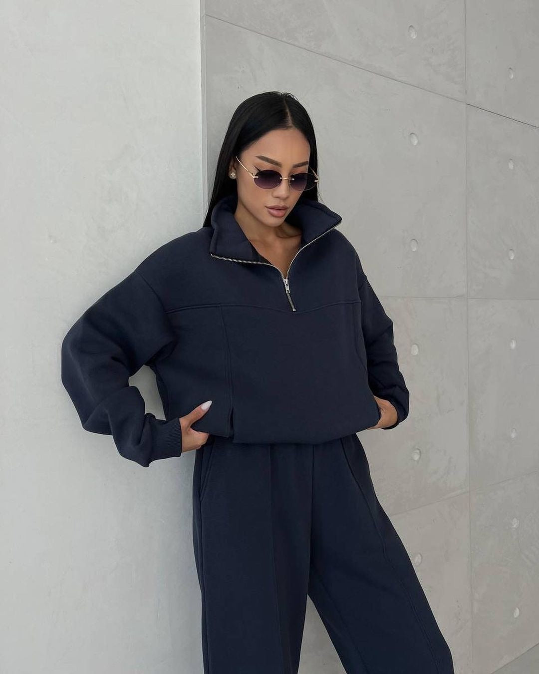 veste zippée légère, contrastes élégants